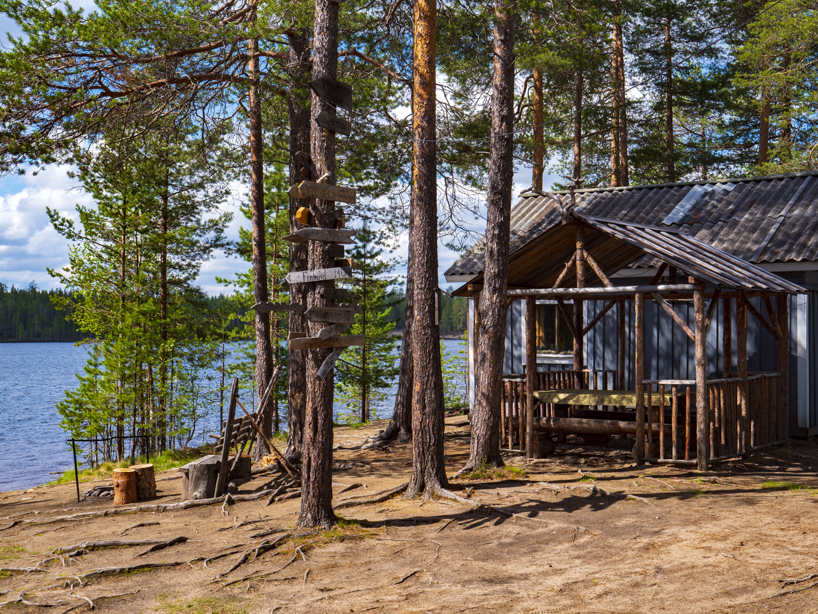 Отдых в Карелии на берегу озера - изба Кайналойнен